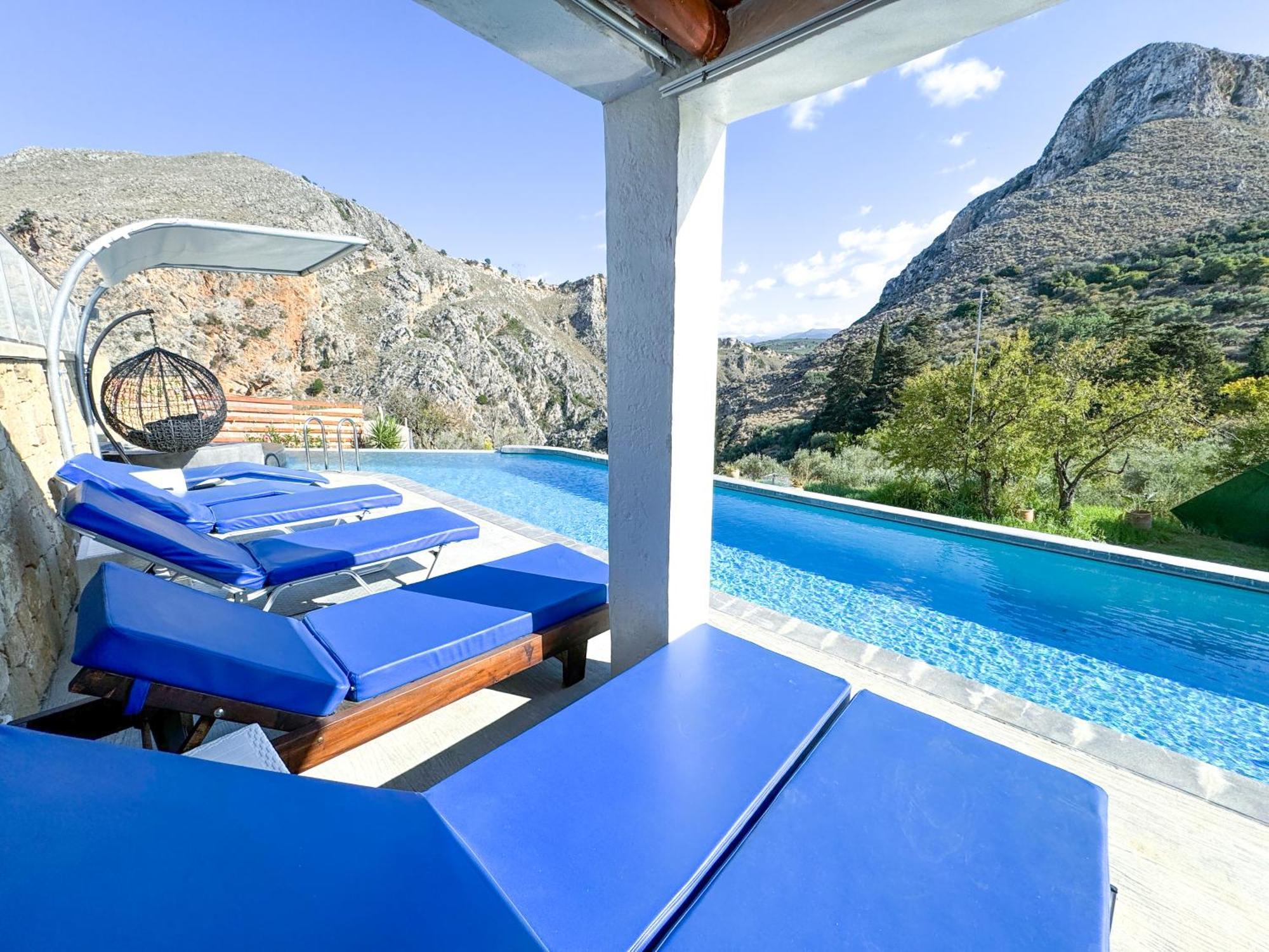קיסאמוס Heated Private Ozone Salt Pool, Jacuzzi, Cinema, Ping Pong, Billiard, Ps5, Playground, Big Chess - Villa Rokka Luxe מראה חיצוני תמונה