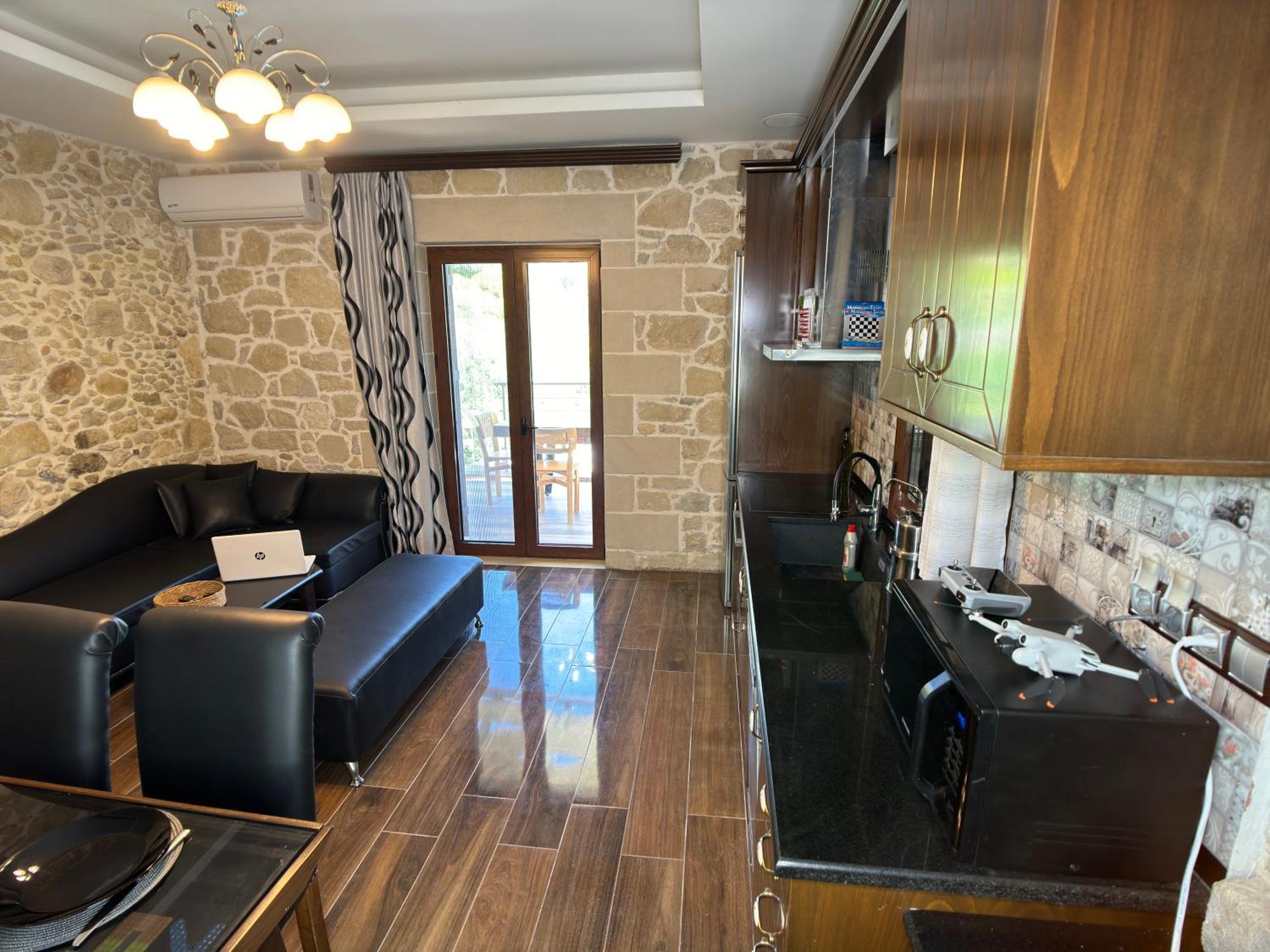 קיסאמוס Heated Private Ozone Salt Pool, Jacuzzi, Cinema, Ping Pong, Billiard, Ps5, Playground, Big Chess - Villa Rokka Luxe מראה חיצוני תמונה