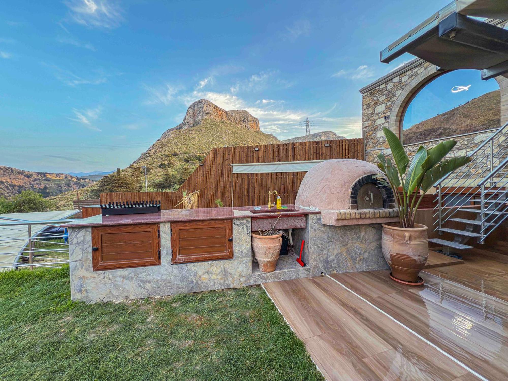 קיסאמוס Heated Private Ozone Salt Pool, Jacuzzi, Cinema, Ping Pong, Billiard, Ps5, Playground, Big Chess - Villa Rokka Luxe מראה חיצוני תמונה