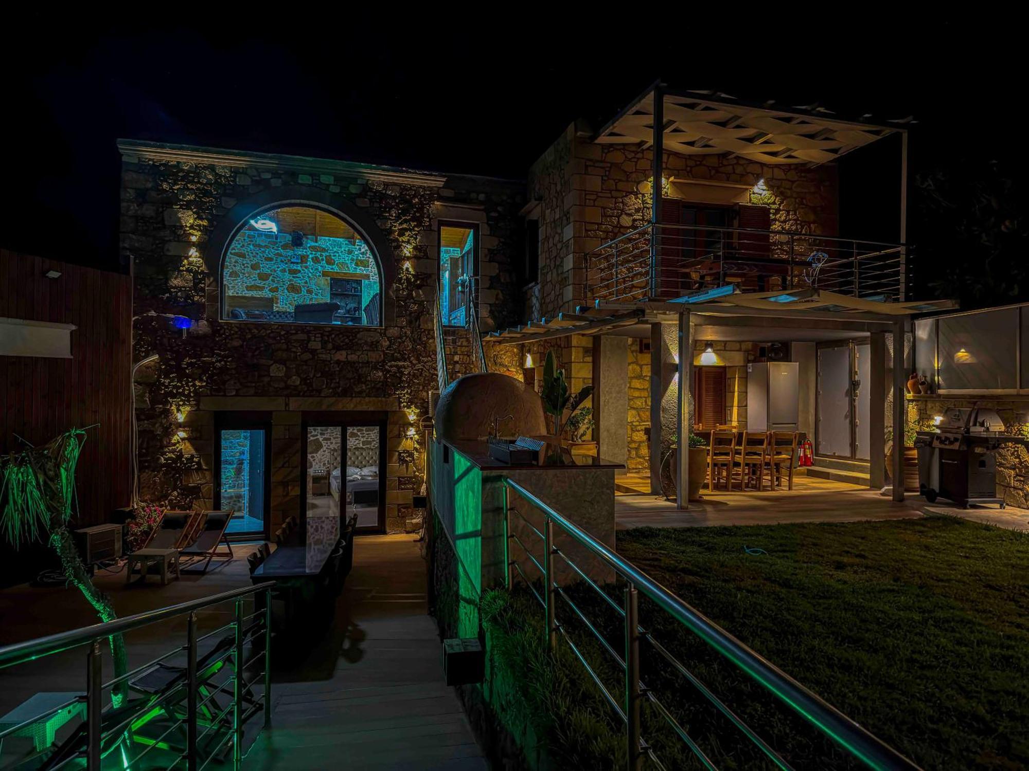 קיסאמוס Heated Private Ozone Salt Pool, Jacuzzi, Cinema, Ping Pong, Billiard, Ps5, Playground, Big Chess - Villa Rokka Luxe מראה חיצוני תמונה