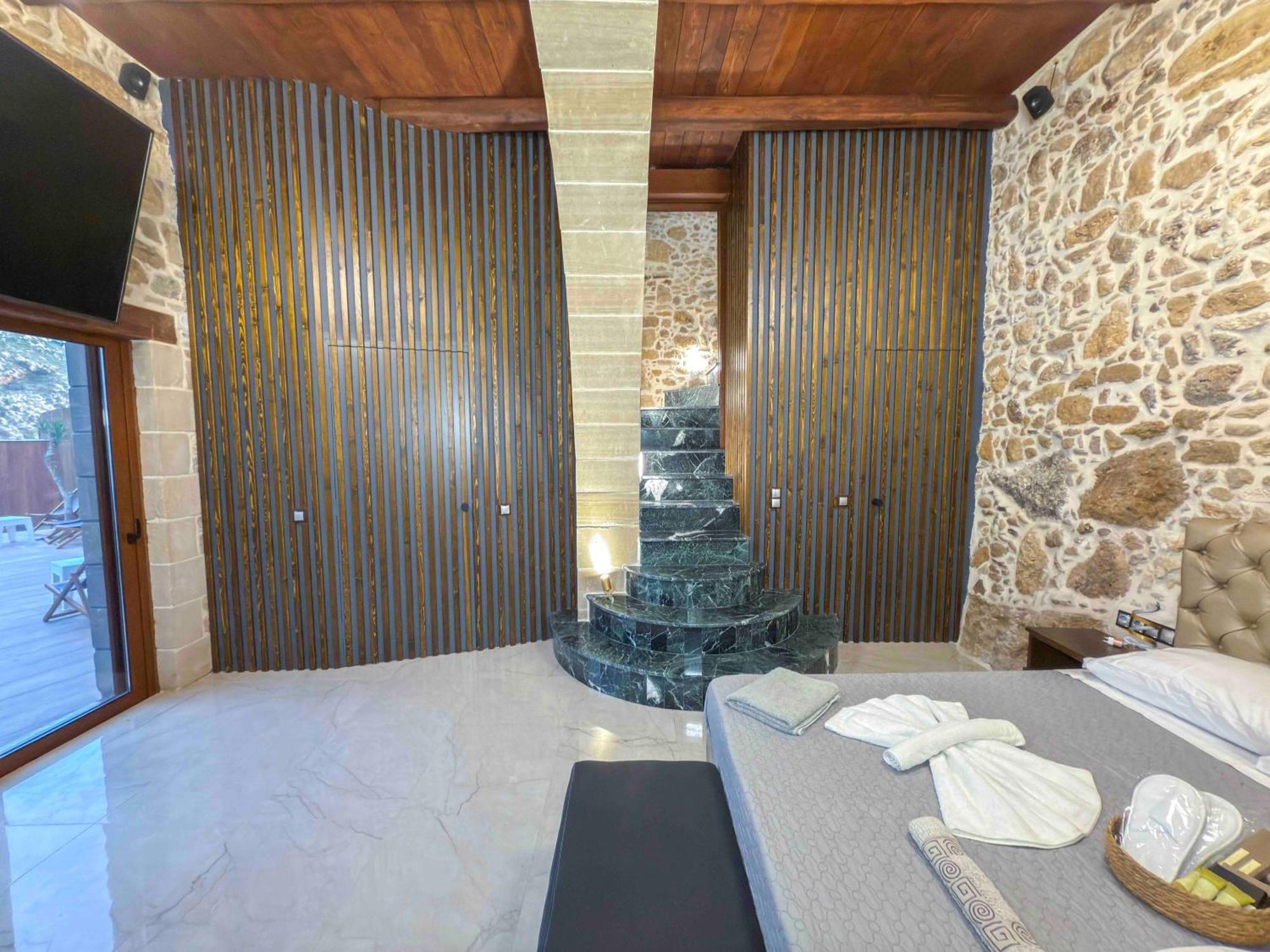 קיסאמוס Heated Private Ozone Salt Pool, Jacuzzi, Cinema, Ping Pong, Billiard, Ps5, Playground, Big Chess - Villa Rokka Luxe מראה חיצוני תמונה